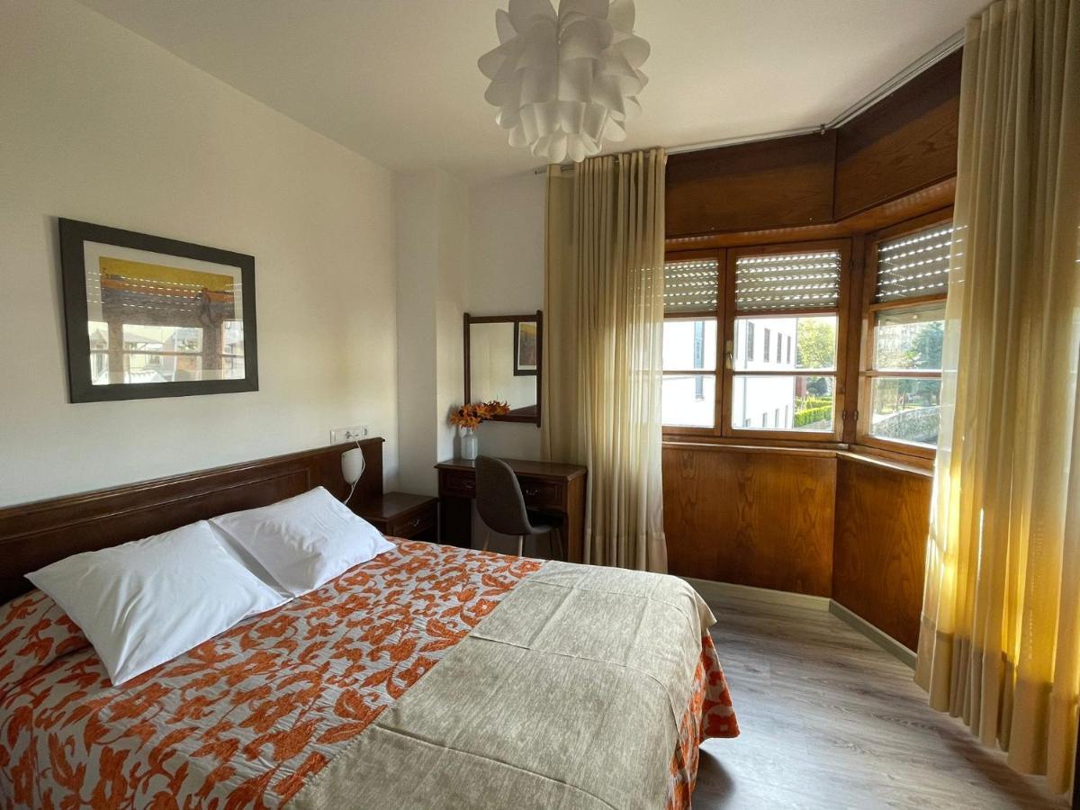 Hotel La Bilbaina De Vegadeo Dış mekan fotoğraf