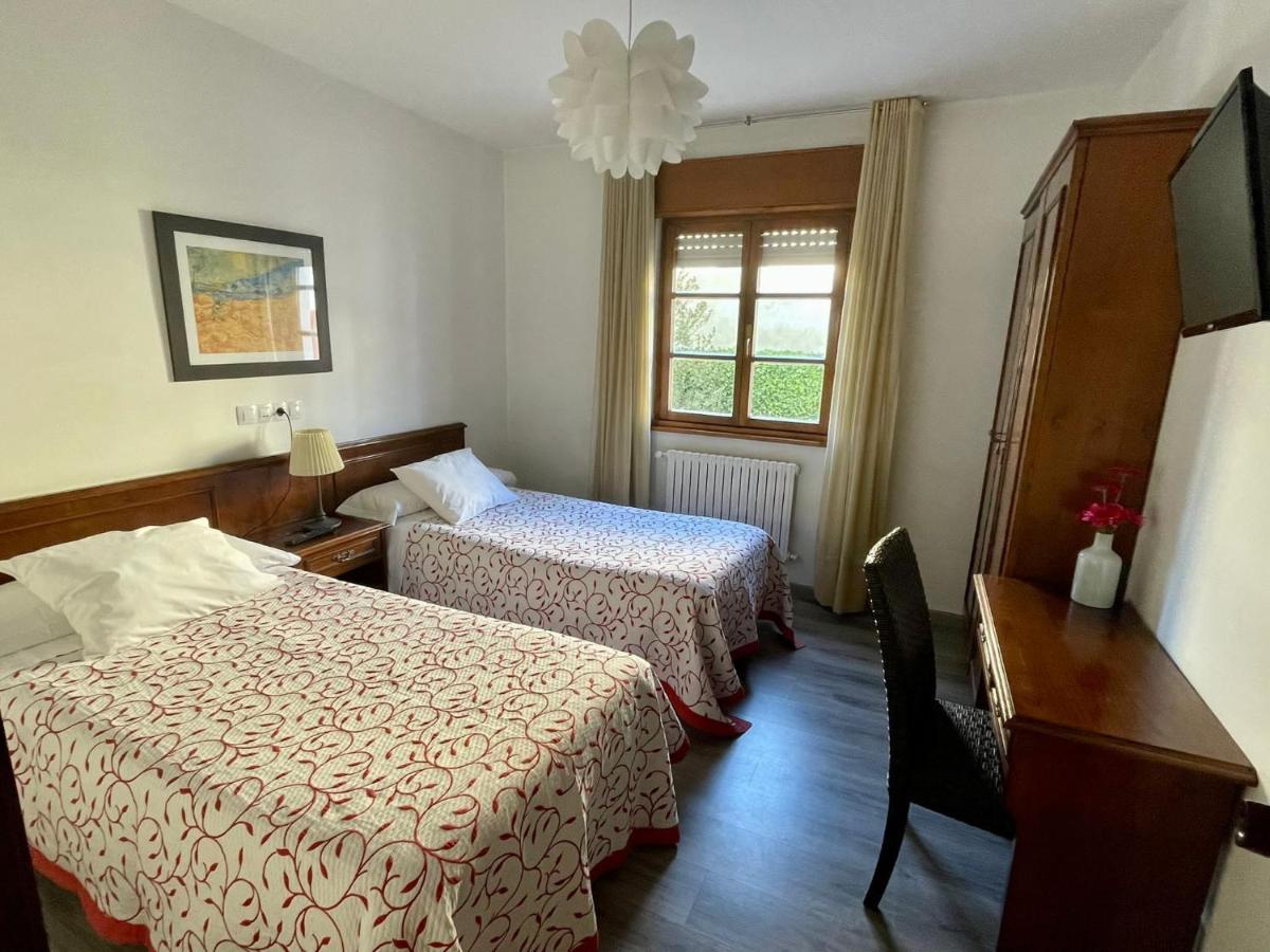 Hotel La Bilbaina De Vegadeo Dış mekan fotoğraf
