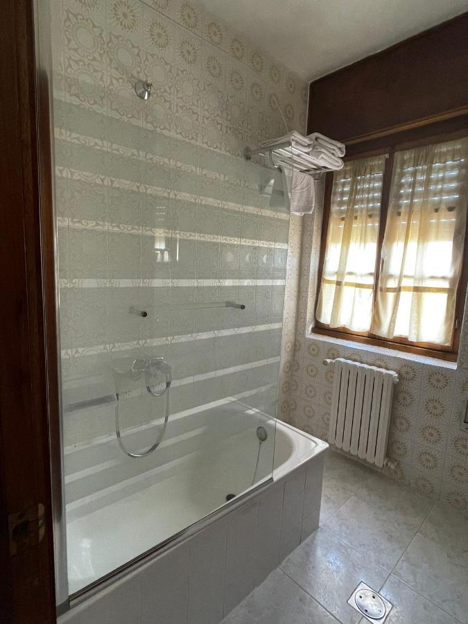 Hotel La Bilbaina De Vegadeo Dış mekan fotoğraf